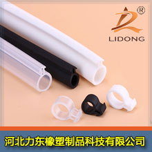 ����T��O�͗l